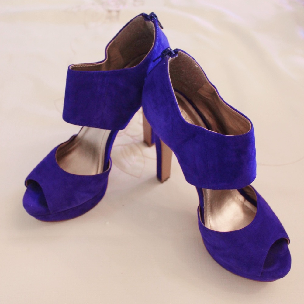 BCBG Paris Electric Blue Heels
